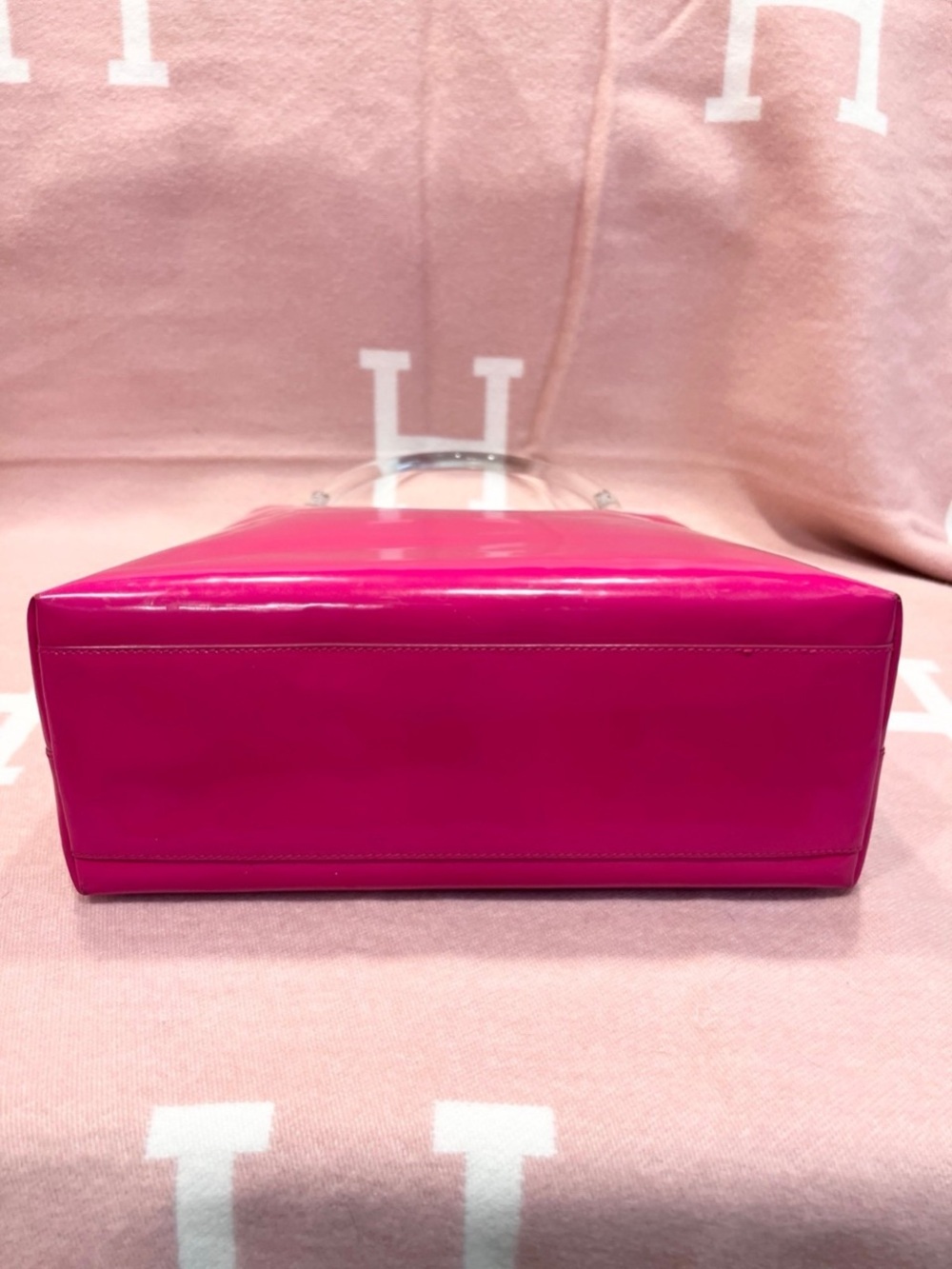PRADA⭐️Hot Pink patent leather Bag/lucite Handles! Offers are welcome. - Picture 13 of 13